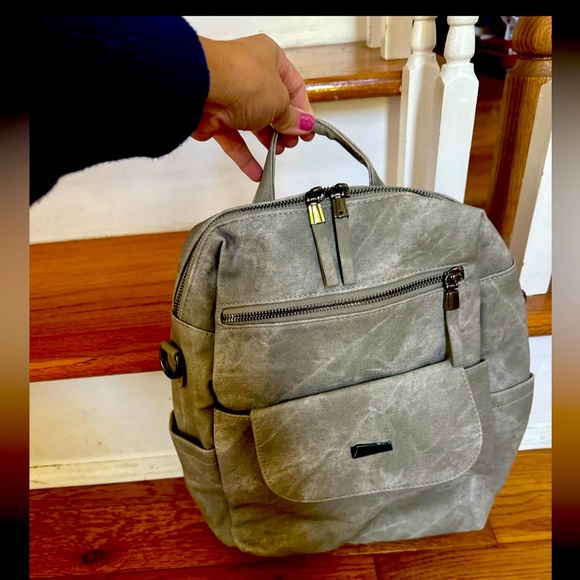 Back Packs - Picture 1 of 14